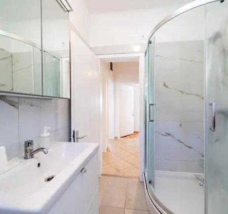 Laganini Rab Apartment