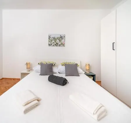 Apartment Laganini Rab