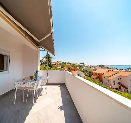 Laganini Rab * Rab Town