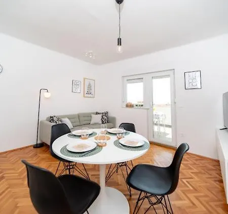 Laganini Rab Apartmán *